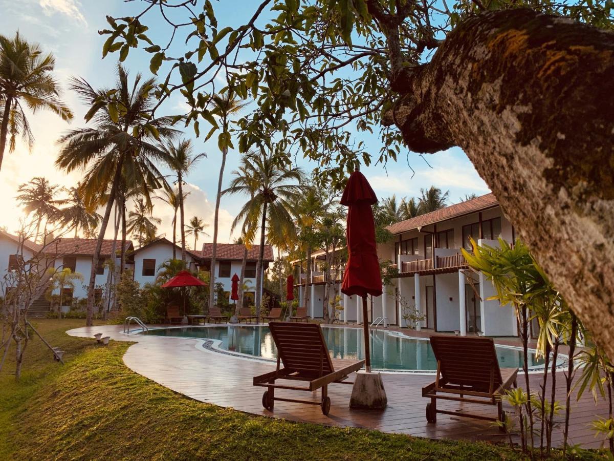 Palm Garden Ayurveda Resort อาฮานกามา ภายนอก รูปภาพ