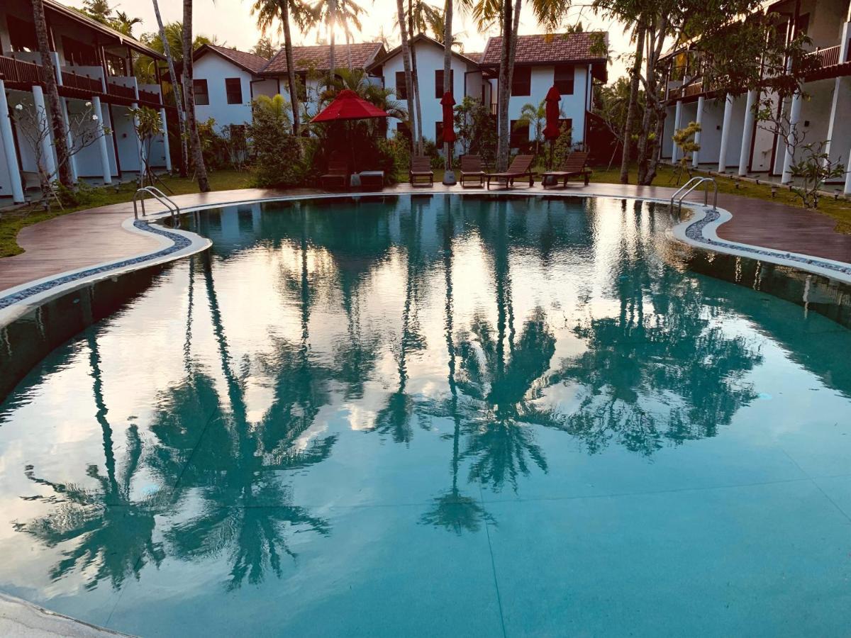 Palm Garden Ayurveda Resort อาฮานกามา ภายนอก รูปภาพ